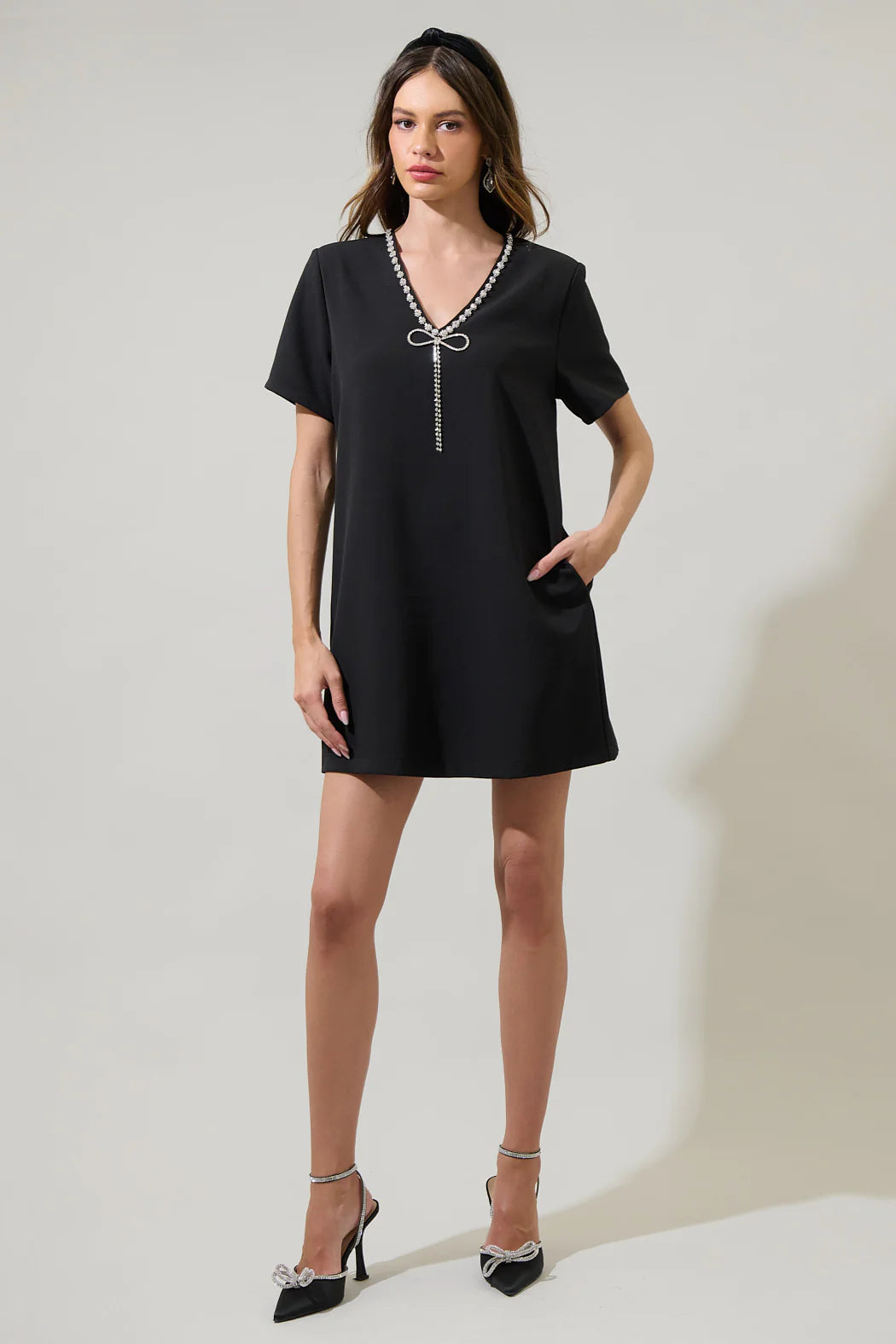 Sugarlips Stazie V-Neck Shift Mini Dress: Black