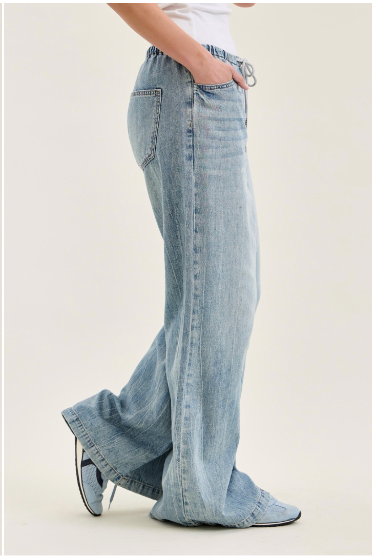 Judy Blue Palazzo Featherweight Jean