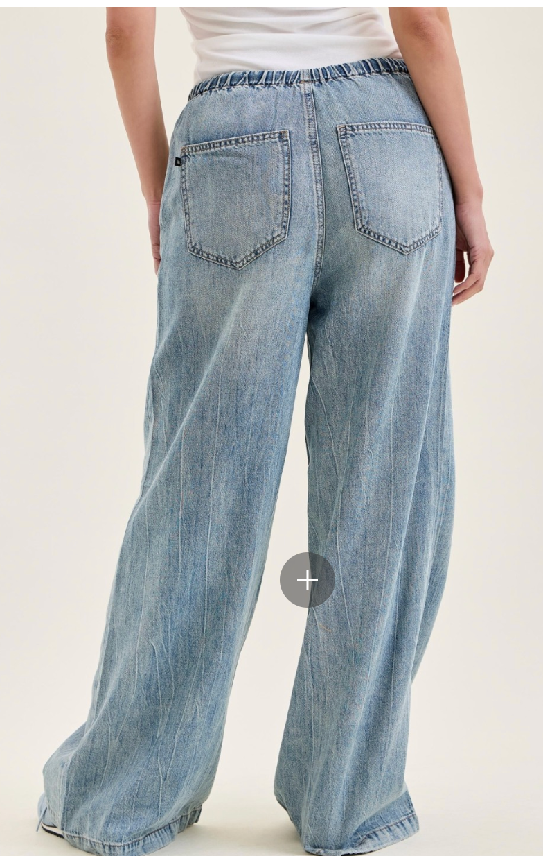 Judy Blue Palazzo Featherweight Jean
