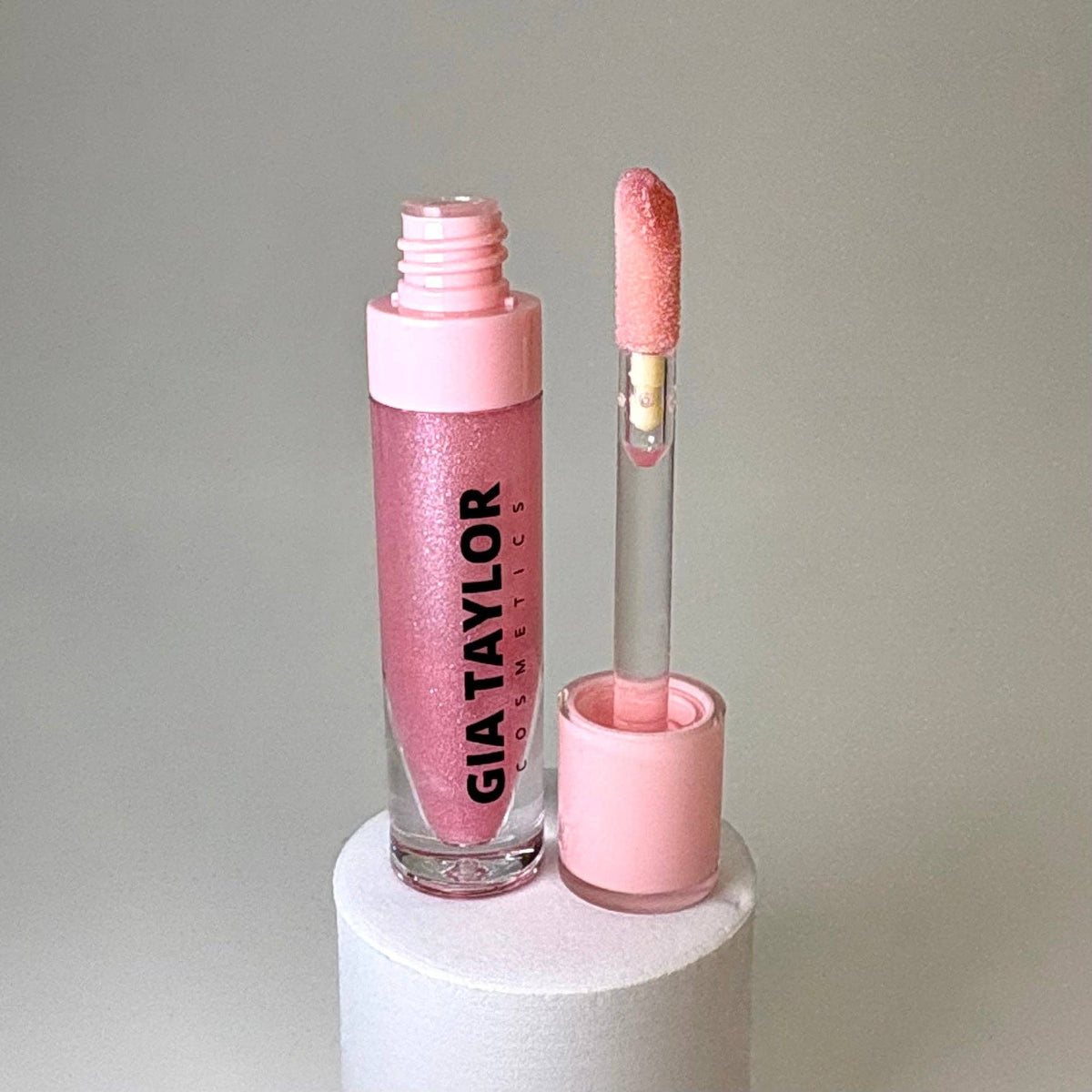 Gia Taylor Frostbite Gloss (Strawberry-Peppermint Plumper)