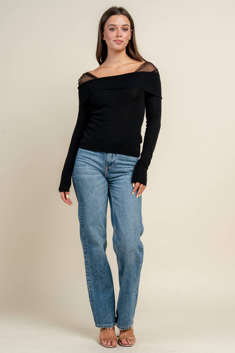 BEIVY OFF-SHOULDER LONG SLEEVE TOP WITH LACE DETAIL ON