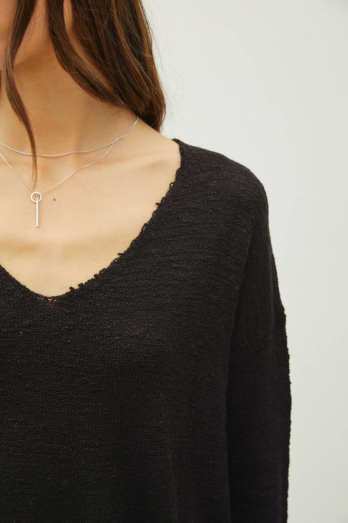 Be Cool HEATHERED V-NECK LONG SLEEVE SWEATER